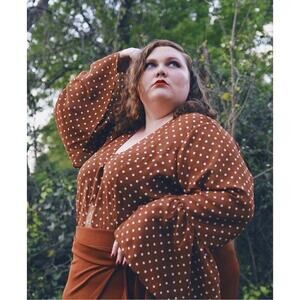 Soncy women's brown white Polka dot Pirate/Poet blouse Size 4